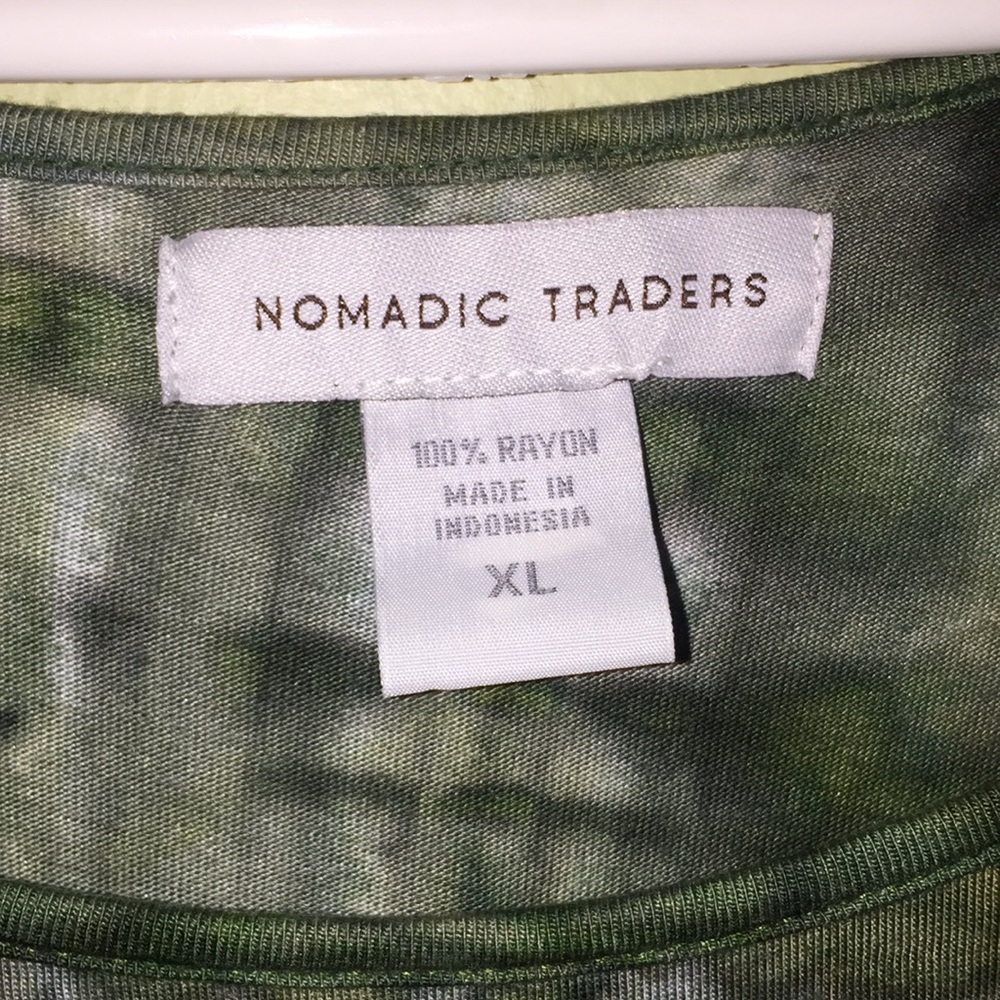 Nomadic Traders Peekaboo Shoulder Top. Size Xl. - image 3